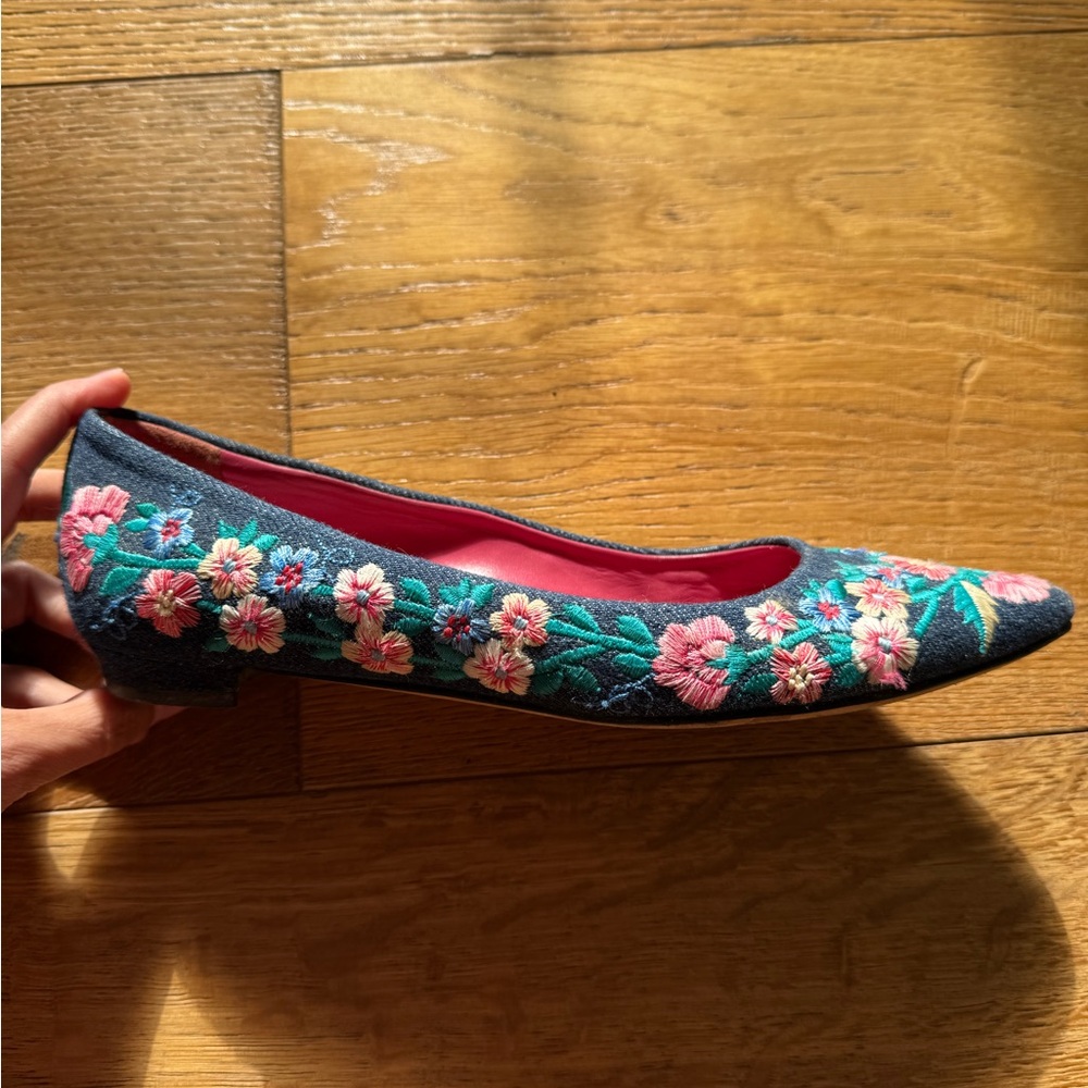 Manolo Blahnik Women's Floral Embroidered Flats - Blue and Pink